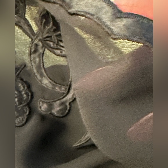 Val Mode Lingerie Maxi Lounging Robe - Size M - Picture 12 of 12